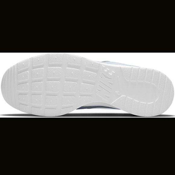 Nike Tanjun Women's Running Shoes - Picture 11 of 14